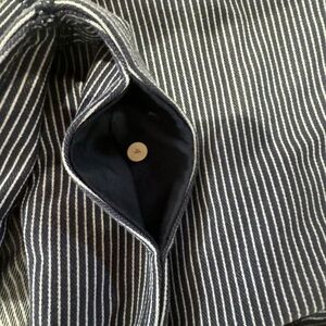 Lululemon navy and white pinstripe leggings. Size 4